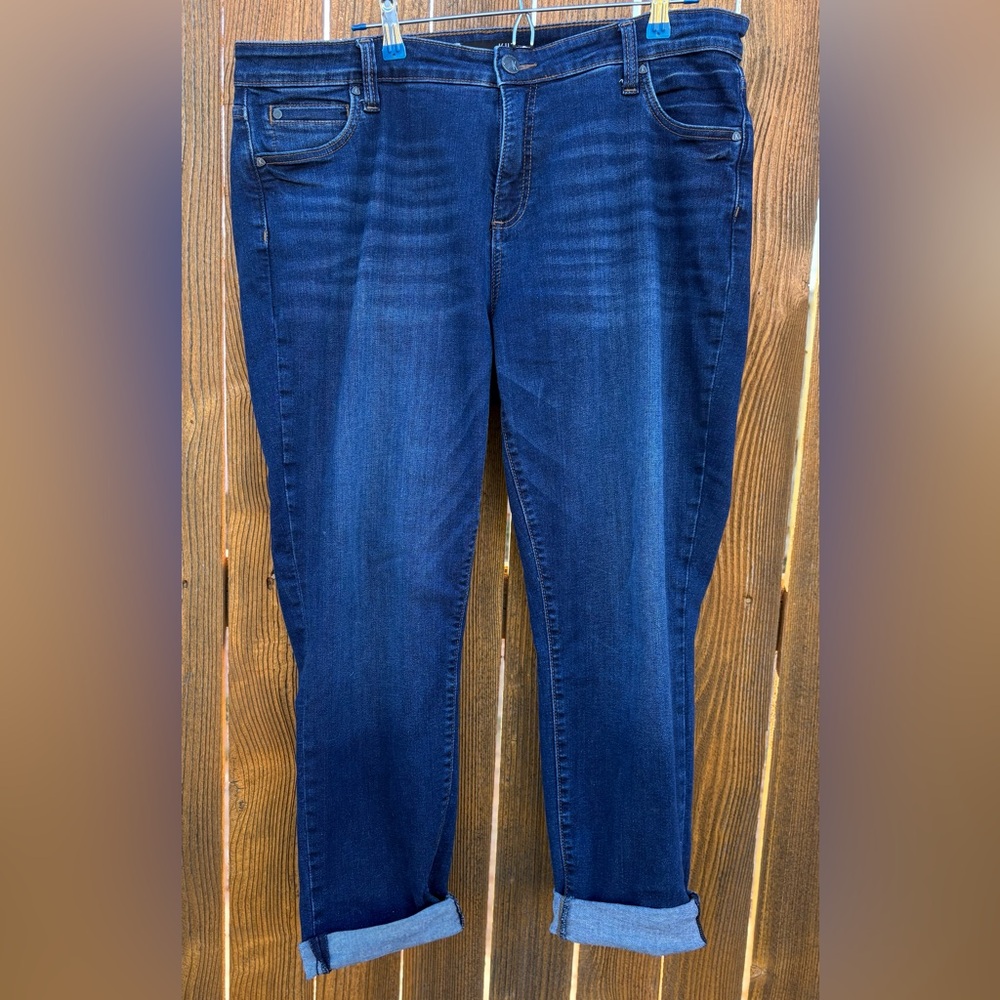 Kut from the Kloth Women’s Catherine’s Boyfriend Straight Leg Stretch Denim 16W.